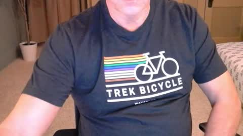 Snapshot of buttnakedfun954737 chatting on 01.24.25 Miles online show from 01.24.25