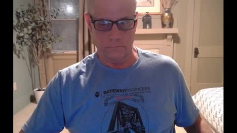 Snapshot of buttnakedfun954737 chatting on 02.02.25 Miles online show from 02.02.25