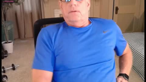 Snapshot of buttnakedfun954737 chatting on 10.10.25 Miles online show from 10.10.25