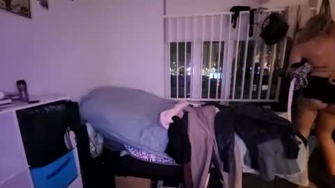 HannahWreckshin online show from 12.28.24