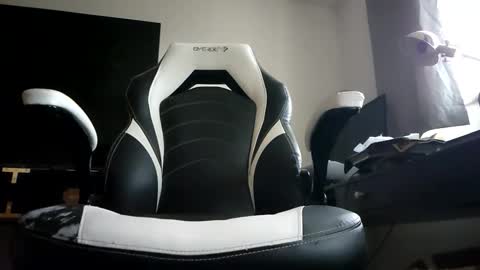 bwall1425 online show from 11.29.25