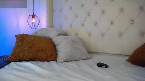 bycandy_ online show from 12.18.25