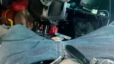 Snapshot of calisguitar chatting on 11.30.25 Calisguitar online show from 11.30.25