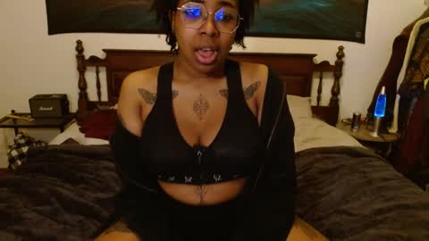 Snapshot of call_me_hedone chatting on 01.18.25 Hedone online show from 01.18.25