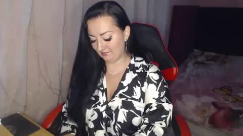 Snapshot of call_me_shaya chatting on 06.12.26 Shaya online show from 06.12.26