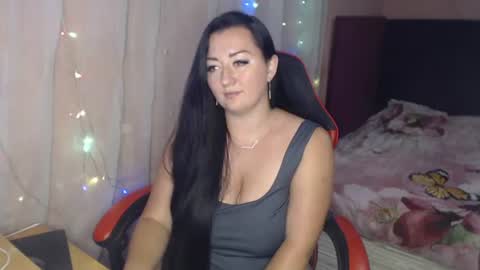 Snapshot of call_me_shaya chatting on 06.18.26 Shaya online show from 06.18.26