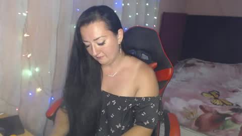 Snapshot of call_me_shaya chatting on 06.24.26 Shaya online show from 06.24.26