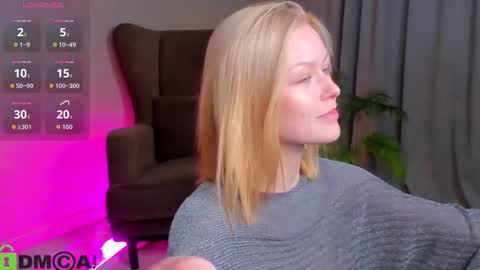 Snapshot of callista_a chatting on 10.20.25 Robin online show from 10.20.25