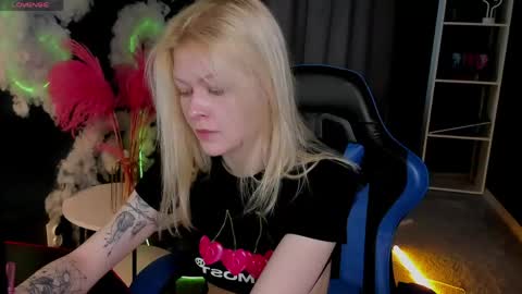 Snapshot of callista_a chatting on 04.19.26 Robin online show from 04.19.26