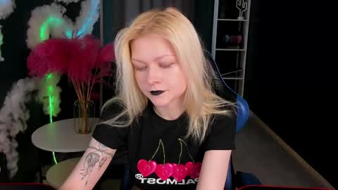 Snapshot of callista_a chatting on 04.22.26 Robin online show from 04.22.26