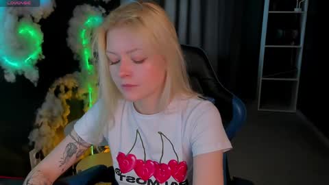 Snapshot of callista_a chatting on 04.30.26 Robin online show from 04.30.26