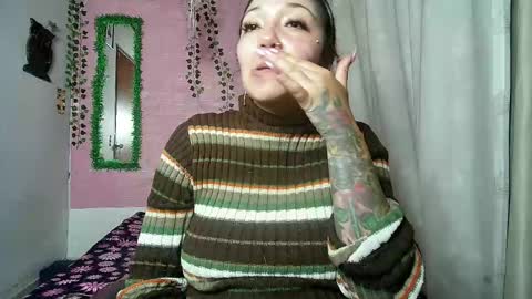 Snapshot of callme_lolas chatting on 04.22.26 paula online show from 04.22.26