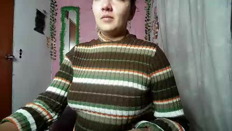 Snapshot of callme_lolas chatting on 05.19.26 paula online show from 05.19.26