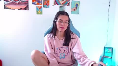 callmebluee online show from 07.04.26