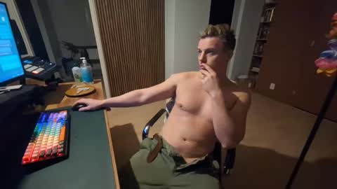 Looking for horney women Dutch online show from 12.06.24