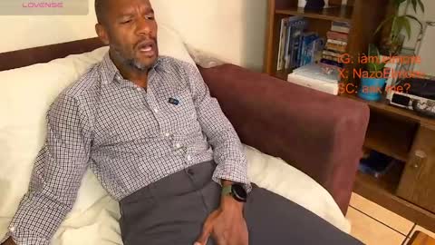 My name is Robert  Dont be shysay hi I love to chat. For requests or dirty talk please use tips  online show from 04.09.26