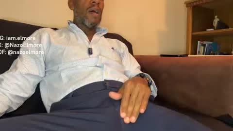 My name is Robert  Dont be shysay hi I love to chat. For requests or dirty talk please use tips  online show from 07.29.26