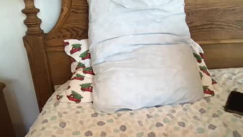 Snapshot of cals16 chatting on 09.08.25 cals16 online show from 09.08.25