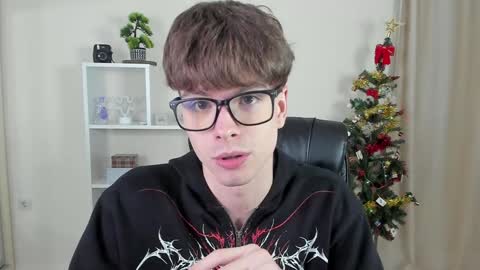 Hey I am Calvin  online show from 12.08.24