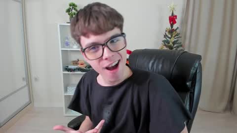 Hey I am Calvin  online show from 12.22.24