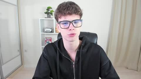 Hey I am Calvin  online show from 01.31.25