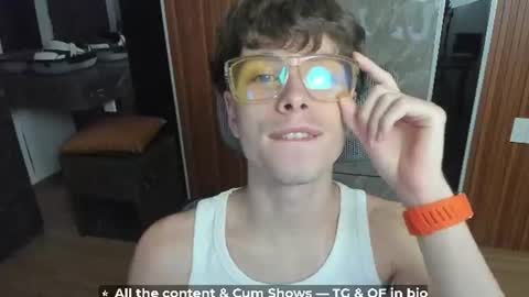 Hey I am Calvin  online show from 06.08.26
