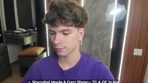 Hey I am Calvin  online show from 06.24.26