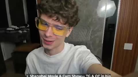 Hey I am Calvin  online show from 06.28.26