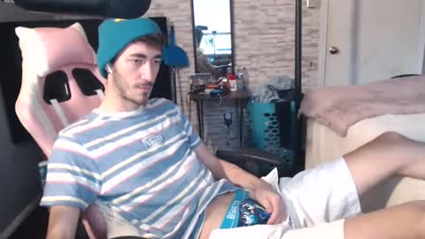 Snapshot of calvin_tanner chatting on 12.18.24 calvin_tanner online show from 12.18.24