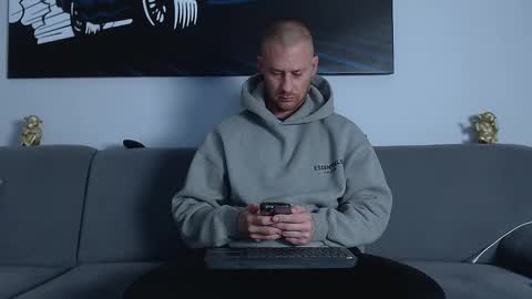 Calvin  online show from 02.12.25