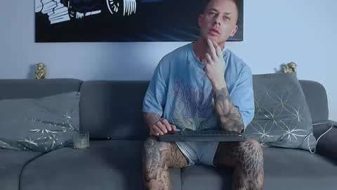 Calvin  online show from 02.27.25