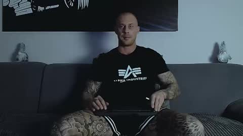 Calvin  online show from 12.02.25