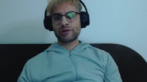 Snapshot of calvinjohnlad chatting on 02.19.25 Calvinjohnlad online show from 02.19.25