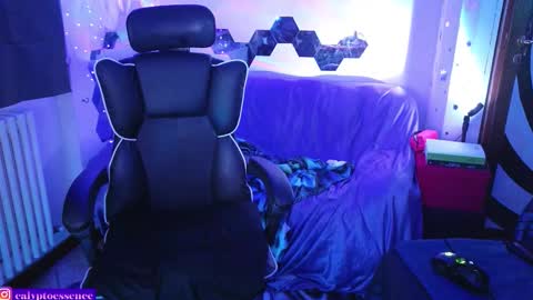 Snapshot of calyptoessence chatting on 09.16.25 Calypto Essence online show from 09.16.25