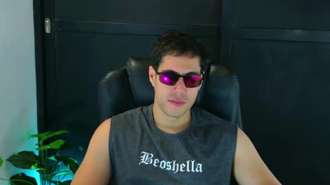 camara110 online show from 02.14.25