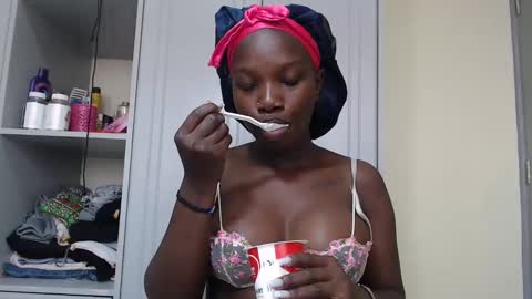 Snapshot of camclit chatting on 03.07.25 Princess online show from 03.07.25