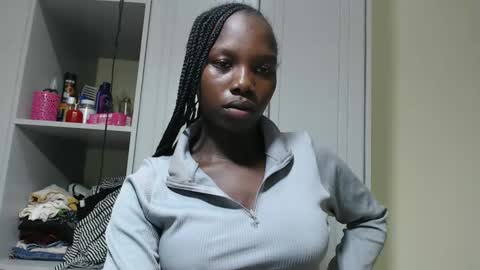 Snapshot of camclit chatting on 03.11.25 Princess online show from 03.11.25