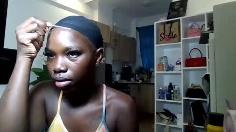 Snapshot of camclit chatting on 11.08.25 Princess online show from 11.08.25