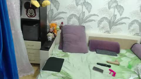 CamDiva1 online show from 09.12.25