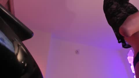 Snapshot of cameron_lyra chatting on 01.19.26 Cameron online show from 01.19.26