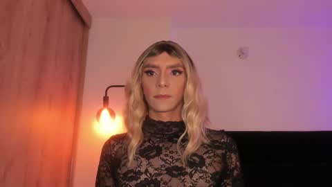 Snapshot of cameron_lyra chatting on 02.04.26 Cameron online show from 02.04.26