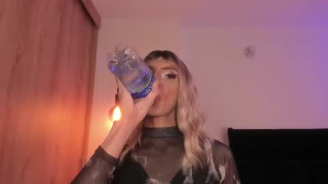 Snapshot of cameron_lyra chatting on 02.05.26 Cameron online show from 02.05.26