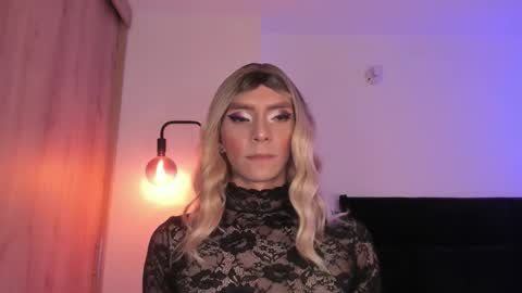 Snapshot of cameron_lyra chatting on 02.18.26 Cameron online show from 02.18.26