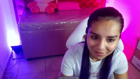 Snapshot of cami_monroe_m chatting on 06.10.26 cami online show from 06.10.26