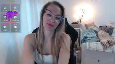 camie_peach online show from 10.24.25