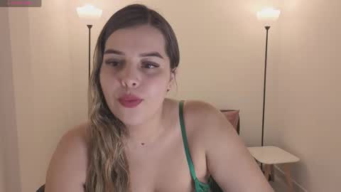 Snapshot of camiilaa1 chatting on 06.08.26 Camila online show from 06.08.26