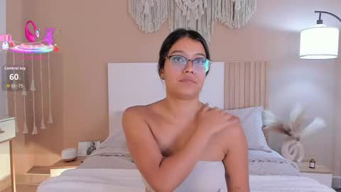 camila_bustamante_ online show from 06.04.26