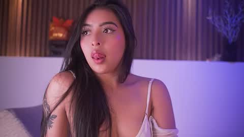 Snapshot of camila_dupont chatting on 02.12.26 Camila online show from 02.12.26