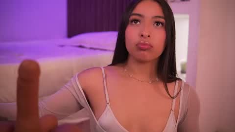 Snapshot of camila_dupont chatting on 07.17.26 Camila online show from 07.17.26