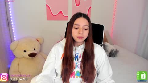 Snapshot of camila_ec2 chatting on 01.05.25 C A M I online show from 01.05.25